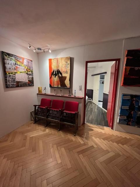 L'Appartement - Chambre Avec Salle De Bains Et Wc Dans Une Galerie D'Art Montbéliard المظهر الخارجي الصورة