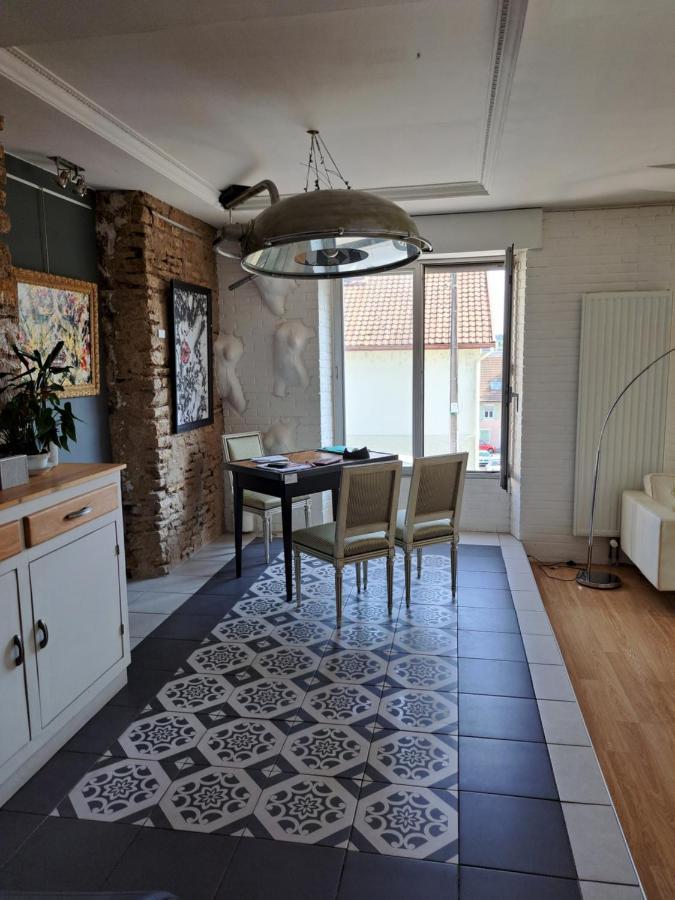 L'Appartement - Chambre Avec Salle De Bains Et Wc Dans Une Galerie D'Art Montbéliard المظهر الخارجي الصورة
